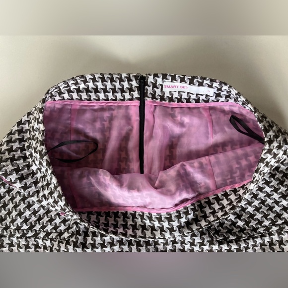 Houndstooth Mini Skirt - Picture 2 of 4
